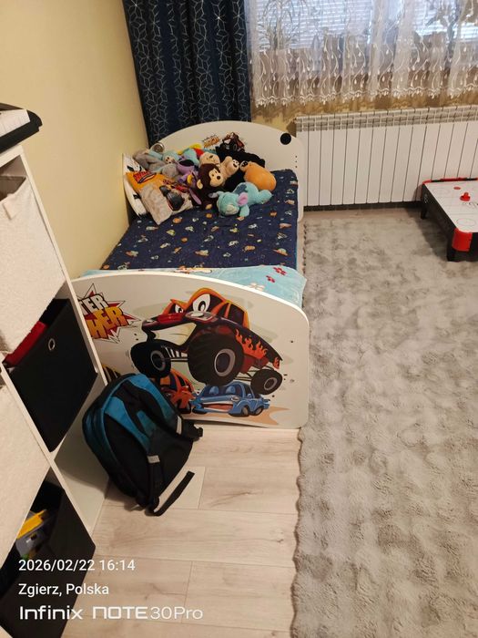 Meble chłopięce z motywem samochodów