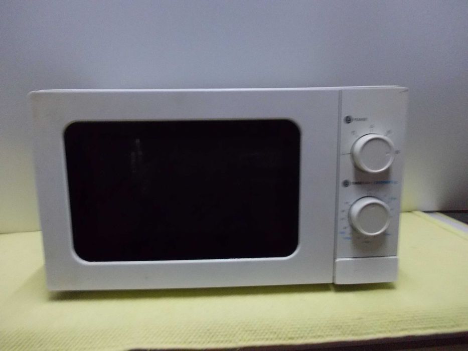 Microondas  marca Tesco como novo
