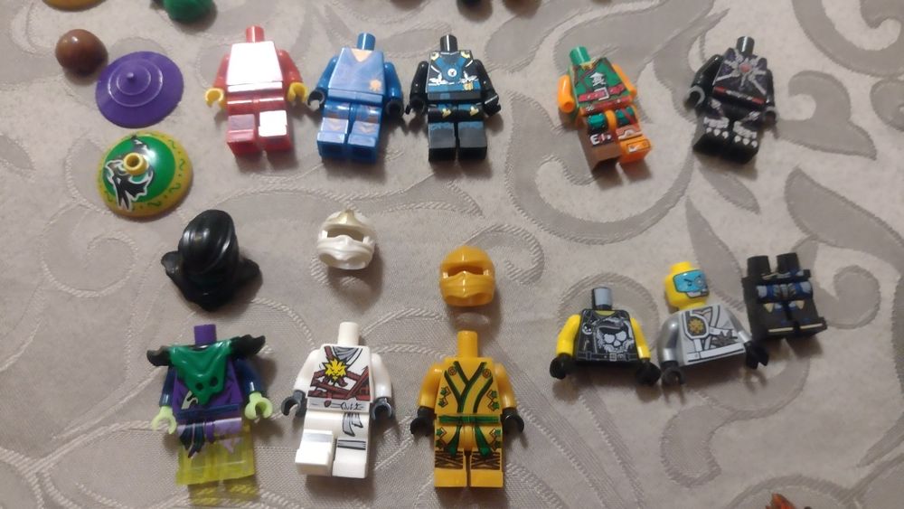 Duży zestaw figurek kompatybilnych z Lego Ninjago + broń i akcesoria