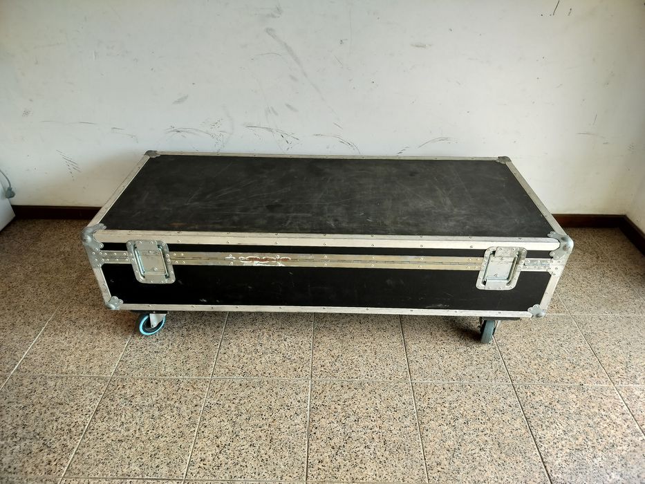 Case para teclado 88 teclas , ferragens de bateria....