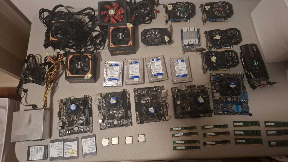 Conjunto de Peças de Computador