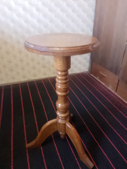 Підставка для квітів, дерев'яна