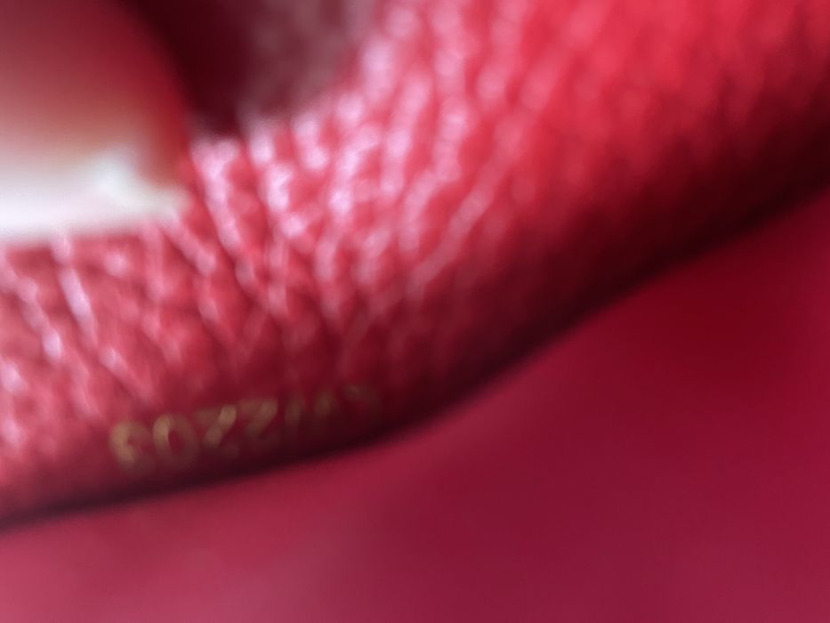 Portfel Louis Vuitton Capucines w kolorze czerwonym