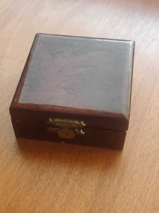 caixa de madeira para guardar coisas