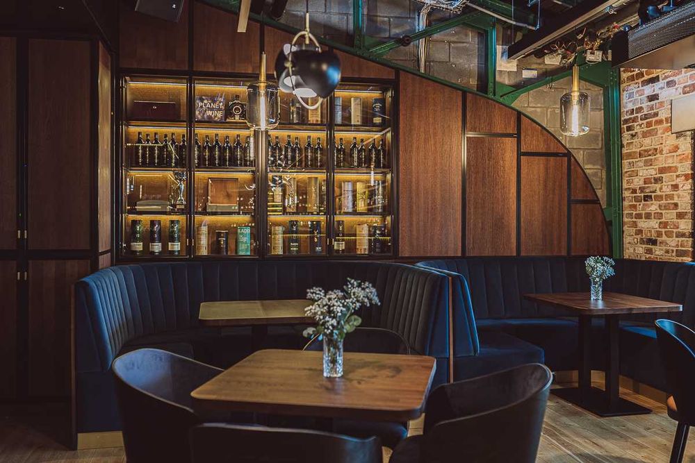 REGAŁ NA WINO/ regał do restauracji - producent mebli HoReCa