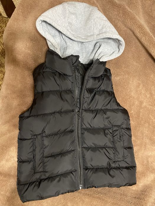 Нова жилетка на хоопчика 116 см(5-6)