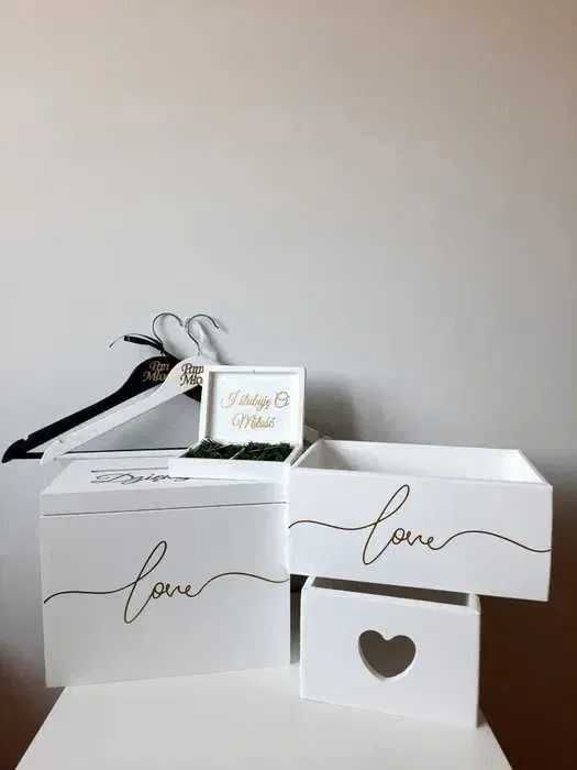 Białe pudełko na koperty love pudełko na obrączki wieszaki koszyczki27