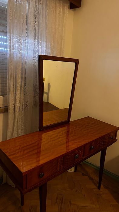 Cómoda mais tocador