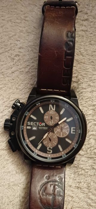 Relógio SECTOR usado