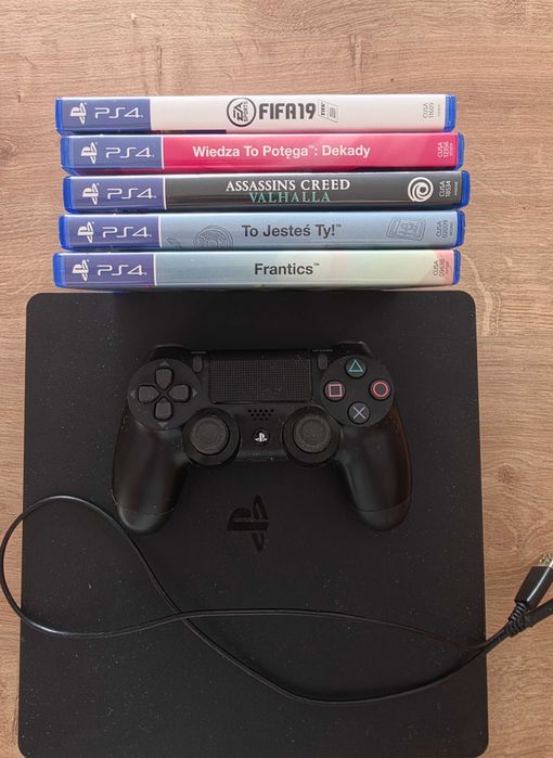 PS4 500GB + pad + 5 gier