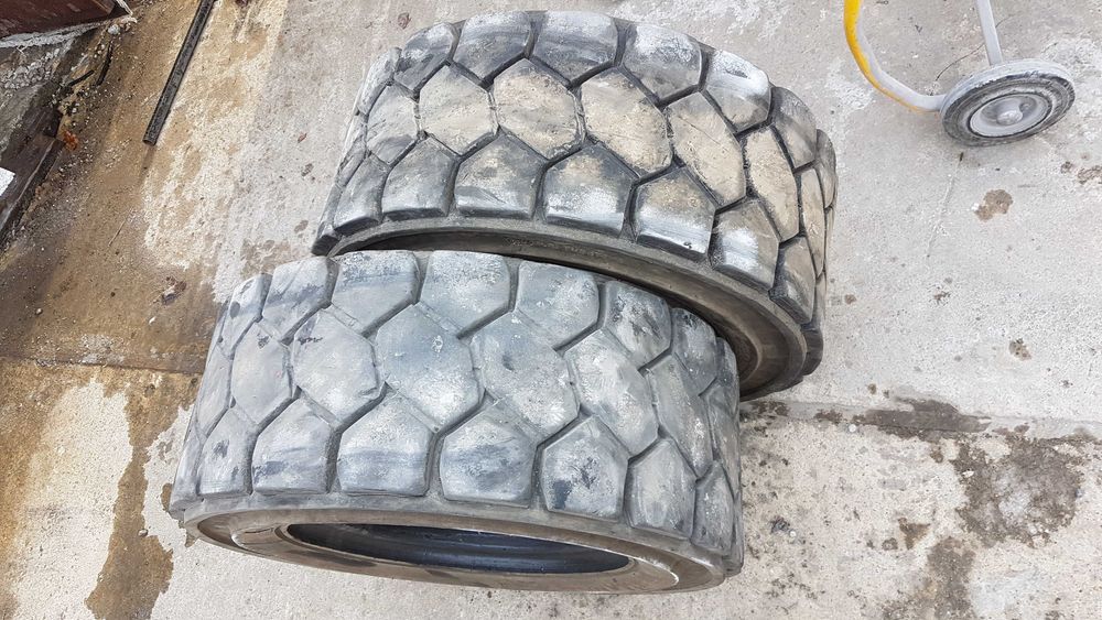 Opony rolnicze do woza 300-15 LANDMAX do wózek 3,00-15 dętkowe