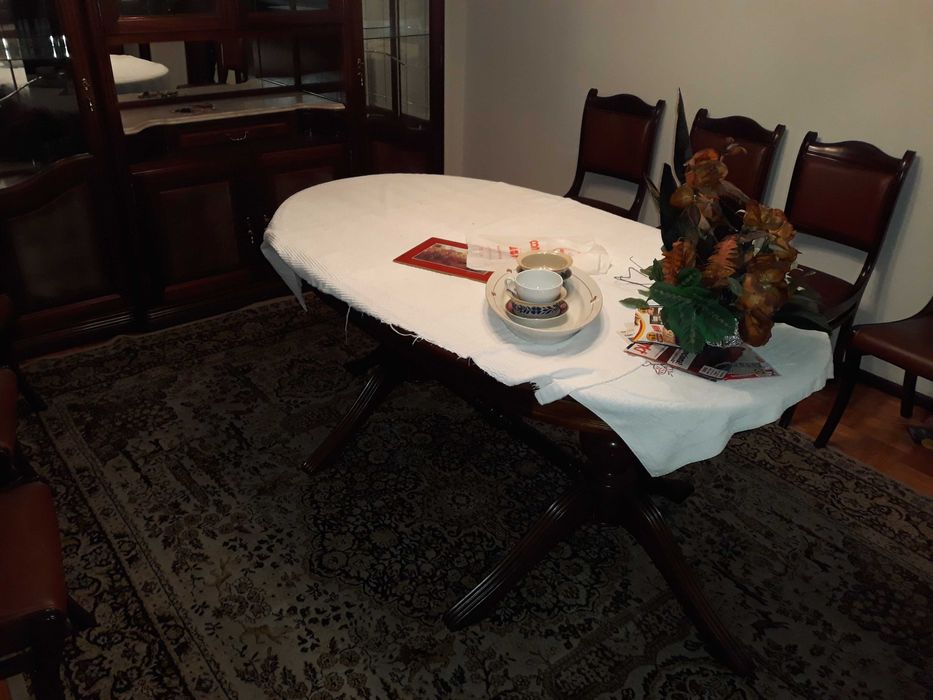 Sala de Jantar - Móvel + Aparador + 8 cadeiras + mesa extensível