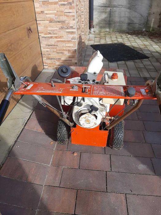 Odśnieżarka spalinowa