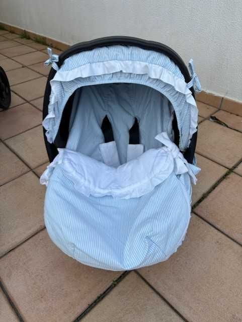 Carrinho de Gémeos Peg Perego + 2 Ovos + 2 Bases ISOFIX + Forras Ovos