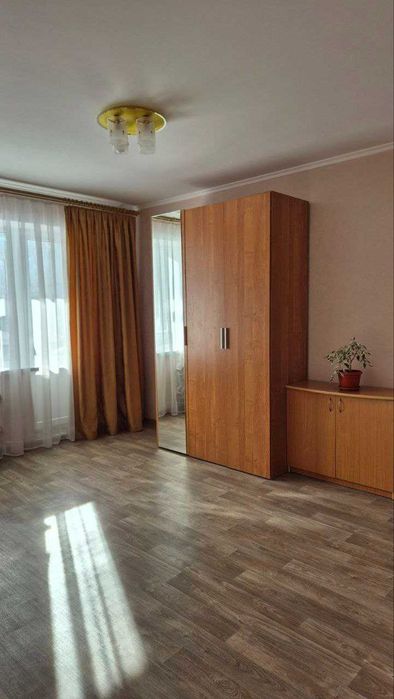 В оренду 1-кімнатна квартира по вул. І. Сірка - Вид 4