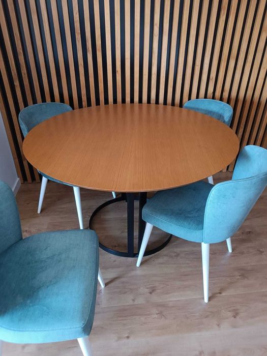 Vendo Mesa de Jantar com cadeiras