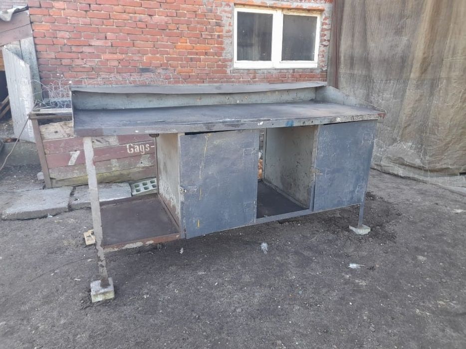 Solidny stół ślusarski PRL, falbanek