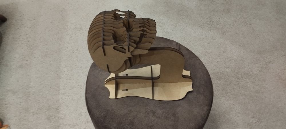 Шолом , Тримач шолома настінний