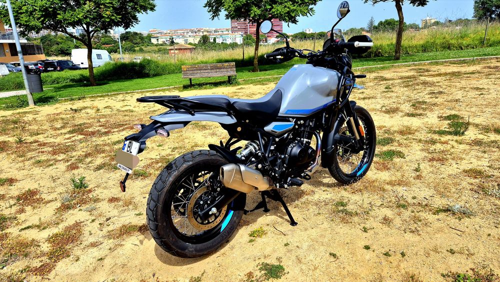 Royal Enfield Himalayan 450 2024 poucos kms