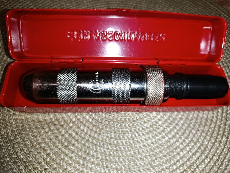 Wkrętak udarowy 
+ 4 x bity 1/2"" S2