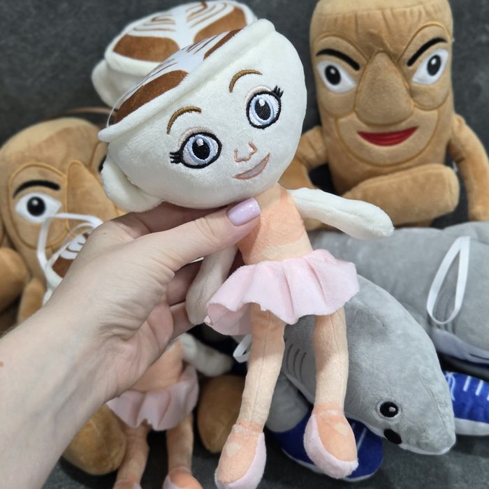 Тралалело тралала, тунг тунг сахур, баляріна капучіна, м'які іграшки