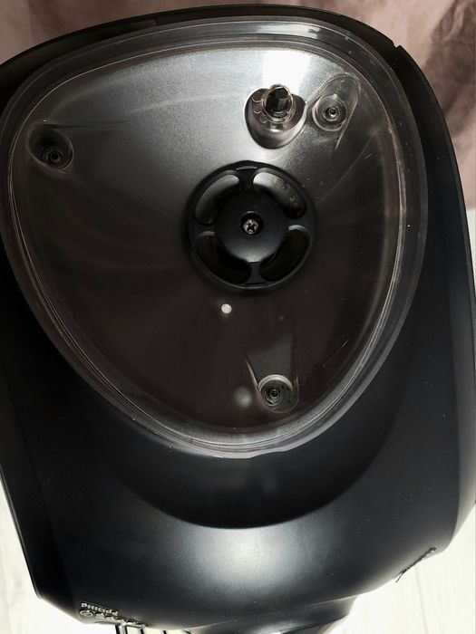 Автоматична еспресо- кавоварка Philips Saeco Xsmall HD8743/11 Італія