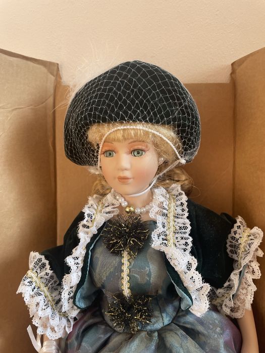 Victorian Dolls - Rebecca Bambola