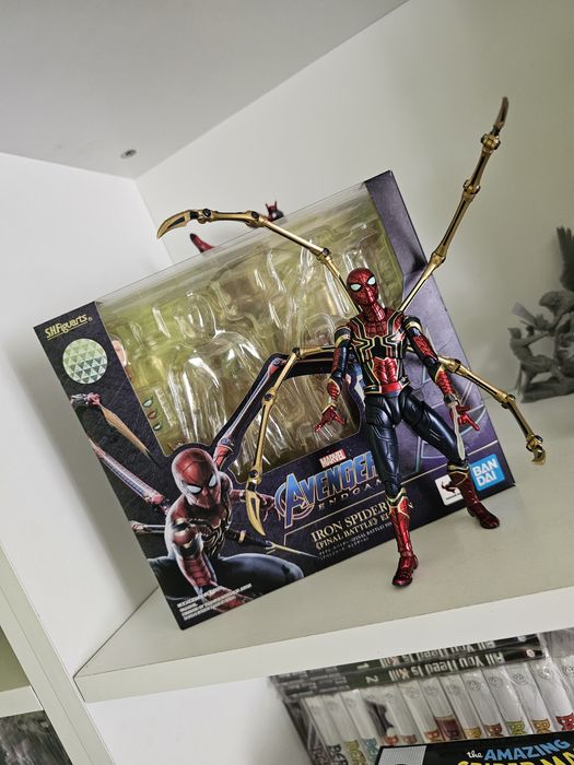 S.h figuarts iron spider z rękawica thanosa