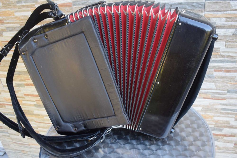 Acordeao Serenellini 3 voz Afinado N 99