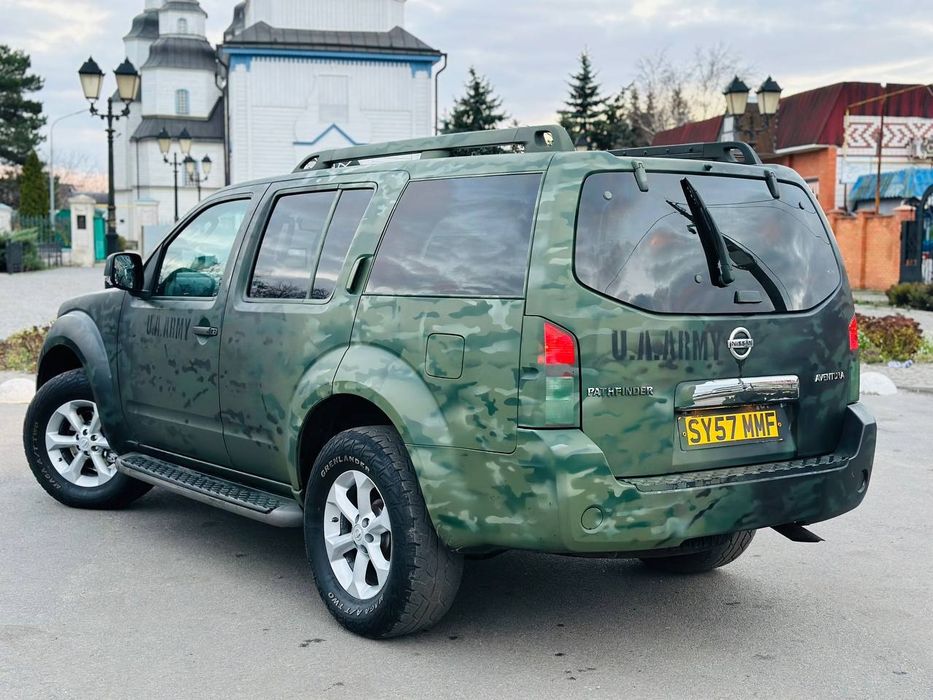Продам Nissan Pathfinder 2,5 дизель полный привод