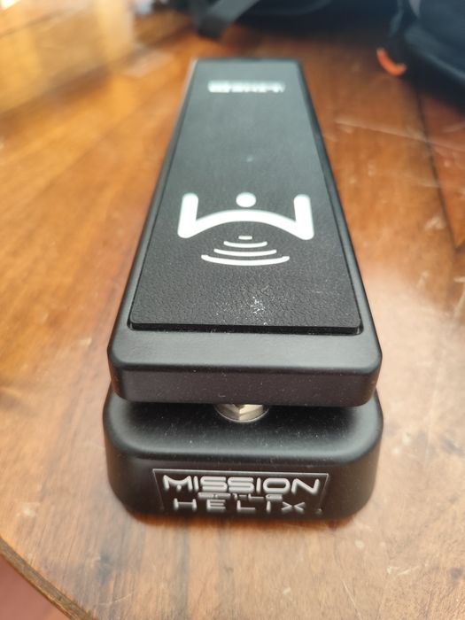 Line6 Helix + Pedal Mission + Mega pack de Presets