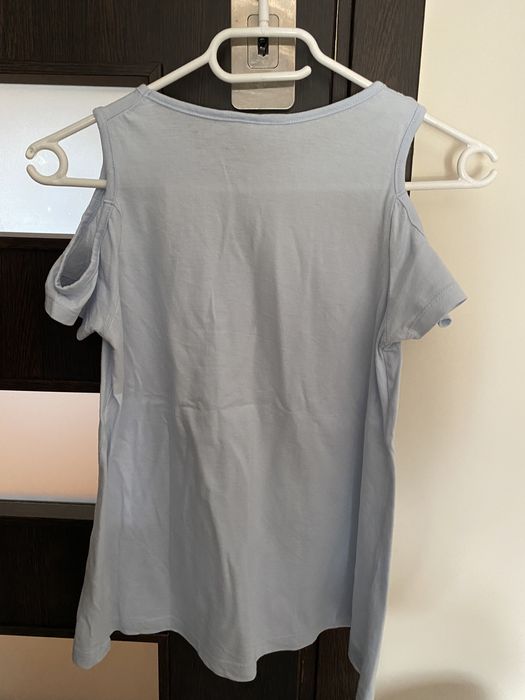 Koszulka z ozdobnym rękawem