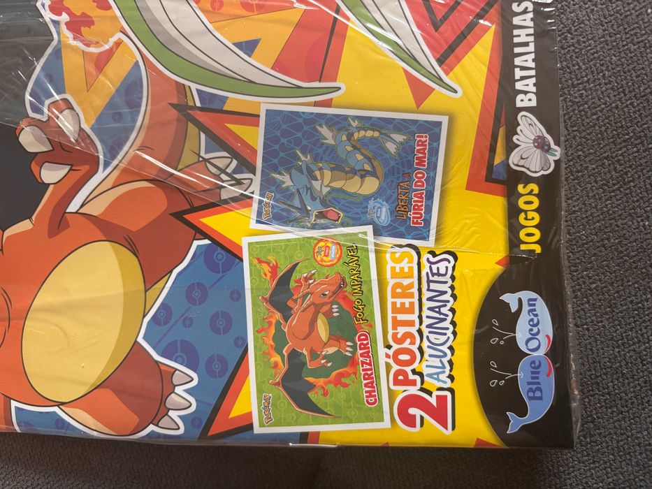 Revista e posters Pokemon