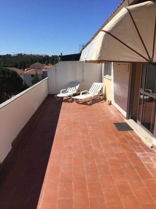 Arrendo quarto Av. Mq de Pombal LEIRIA DESPESAS INCLUIDAS