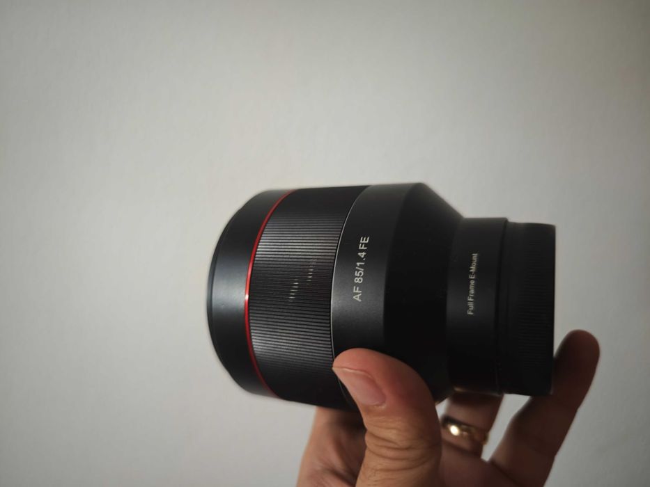Sony a7 III (1500 disparos) + Tamron 28-200 2.8-5.6 + Samyang 85 1.4 AF
