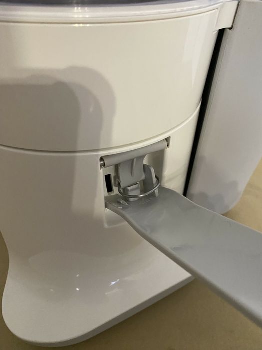 Центробежная соковыжималка Kenwood Соковитискач