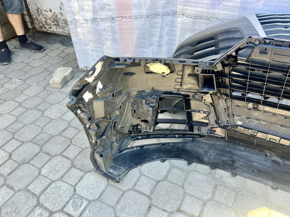Audi Q7 4M бампер передній