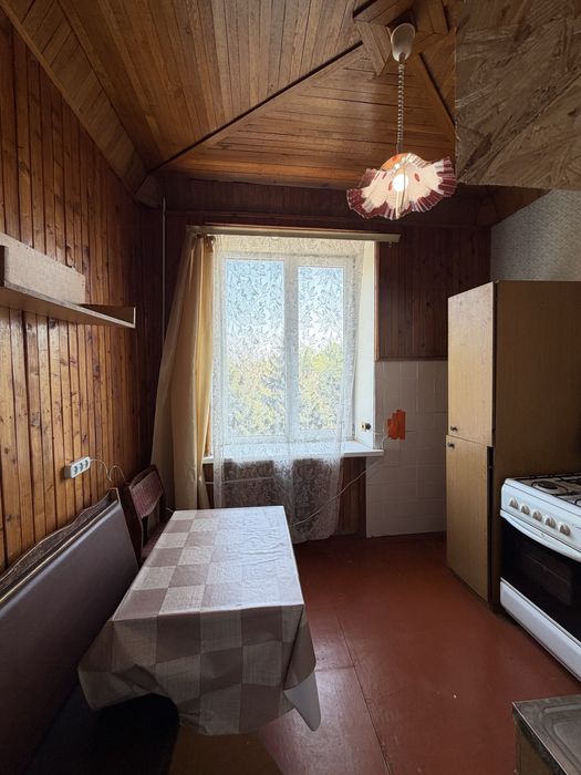 Продаж 2-кімнатної квартири вул. Вадима Гурова, 11