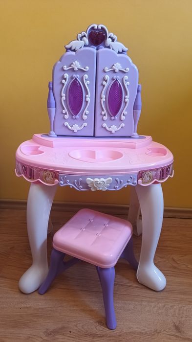 Toaletka dla dziewczynki