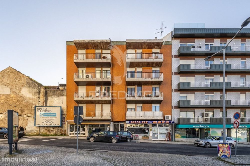 Apartamento T3 Alcobaça para Comprar — Alcobaça E Vestiaria, Leiria