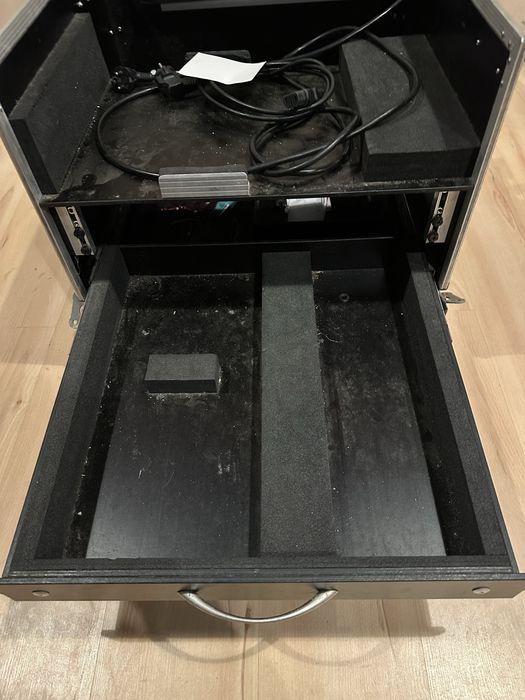 Case skrzynia transportowa