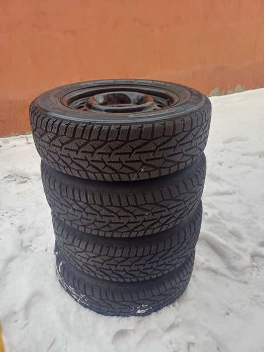 Sprzedam opony zimowe Kormoran z felgami – 195/65 R15