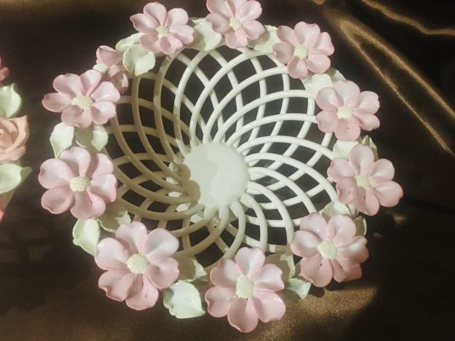 Конфетница плетёная фруктовница розы цветы