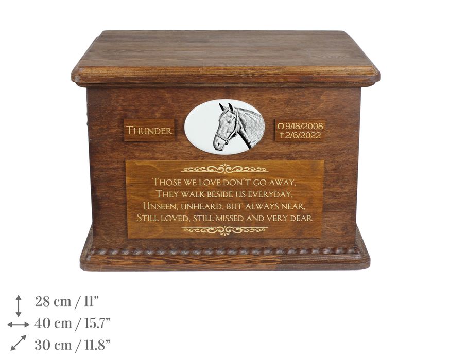 Duński koń gorącokrwisty urna na drewnie z statuetką stojącą Art-Dog