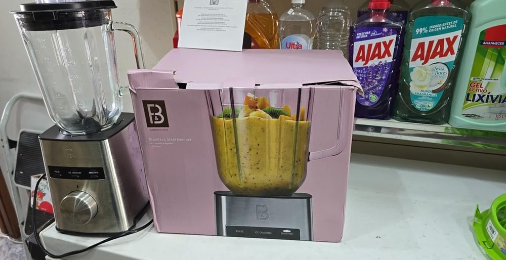 Liquidificador grande copo vidro grosso.