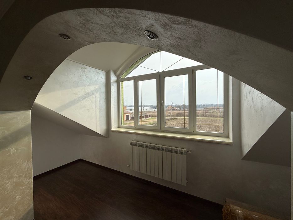 Сучасний будинок в с. Магала