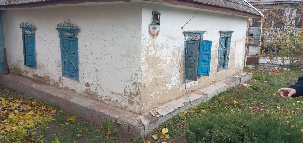 Півбудинка в таромському