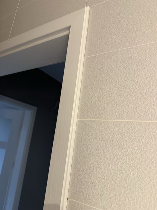 Białe drzwi z ościeżnicami 3 pary stan bardzo dobry