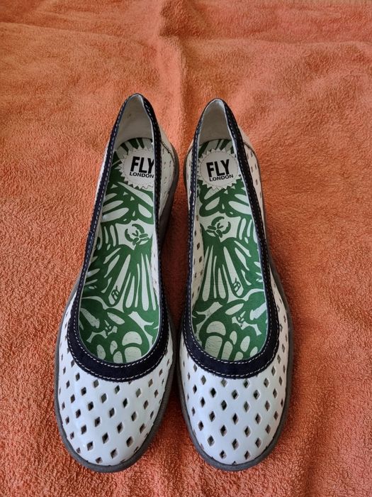 Nowe buty półbuty rozmiar 40 FLY LONDON