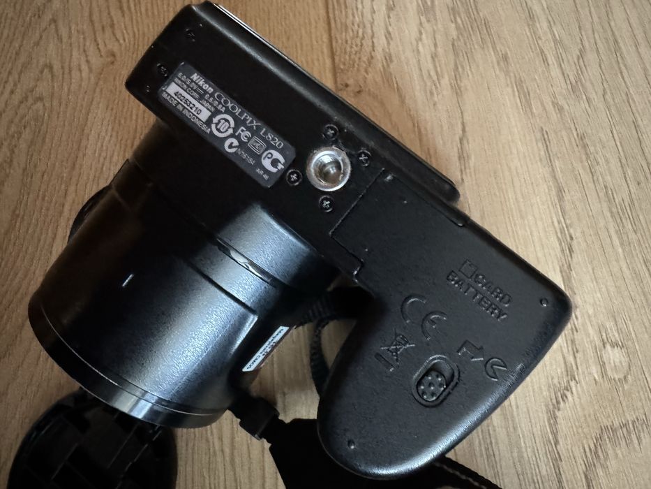 Фотоапарат Nikon Colpix L820
